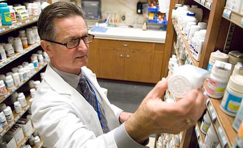 主管藥師是中級職稱嗎